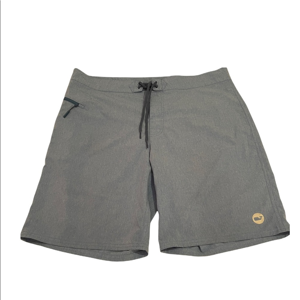 Men’s vineyard vines swim trunks / shorts
